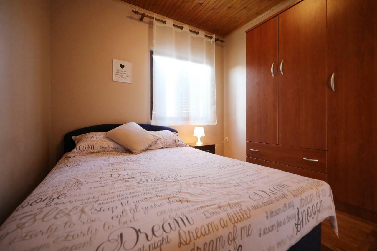 Ferienwohnung Leona Sukošan Exterior foto