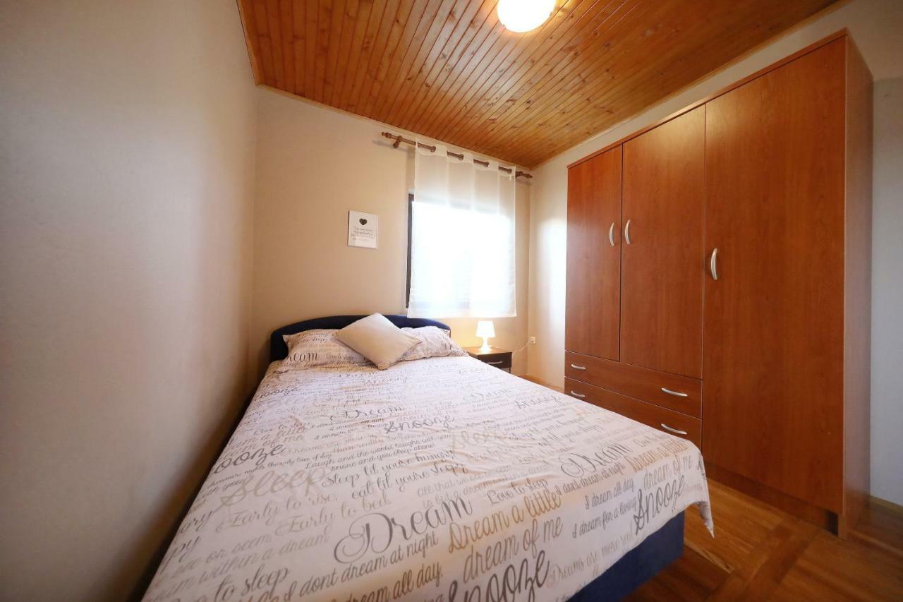 Ferienwohnung Leona Sukošan Exterior foto